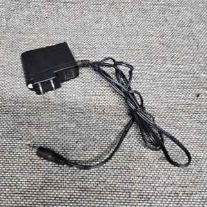 FreeTalker AC/DC Adapter JD-050-040 Wall Charger 5V 400mA Black Good 3.5mm Jack